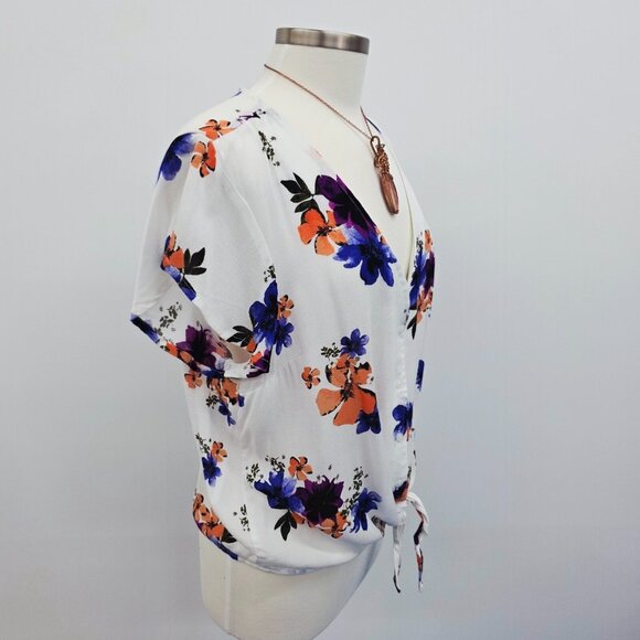 NWT Harve Bernard Tie Front Blouse Floral Size L Button Top Short Sleeve V-Neck - Picture 2 of 15